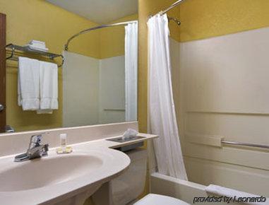 Best Western Buffalo Inn & Suites Уильямсвилл Номер фото